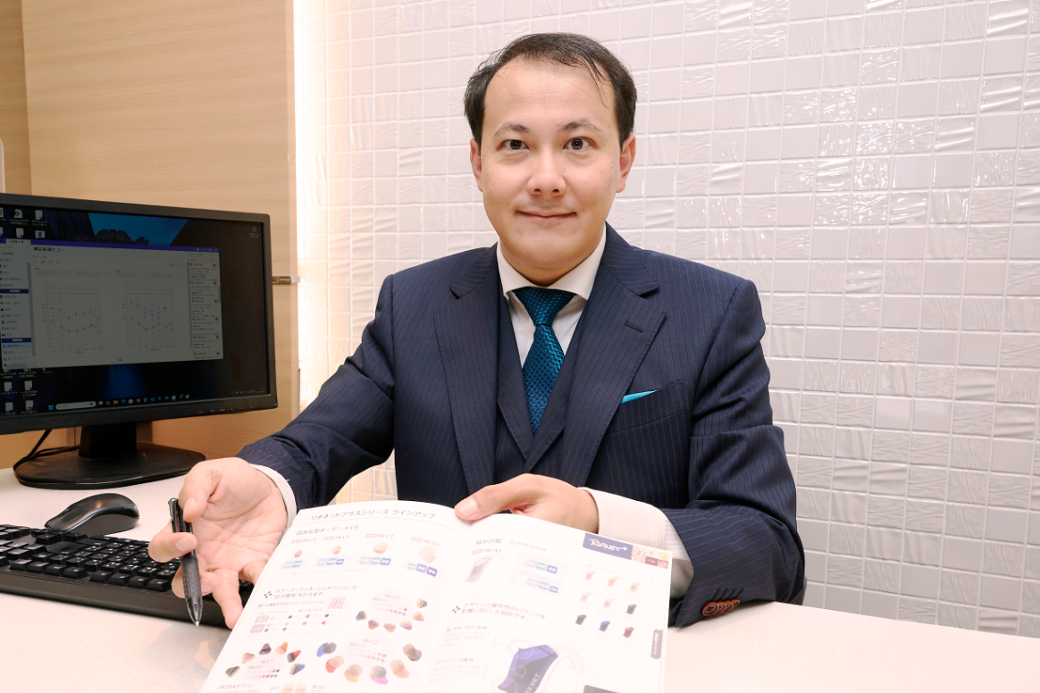 社員インタビュー：社員顔写真